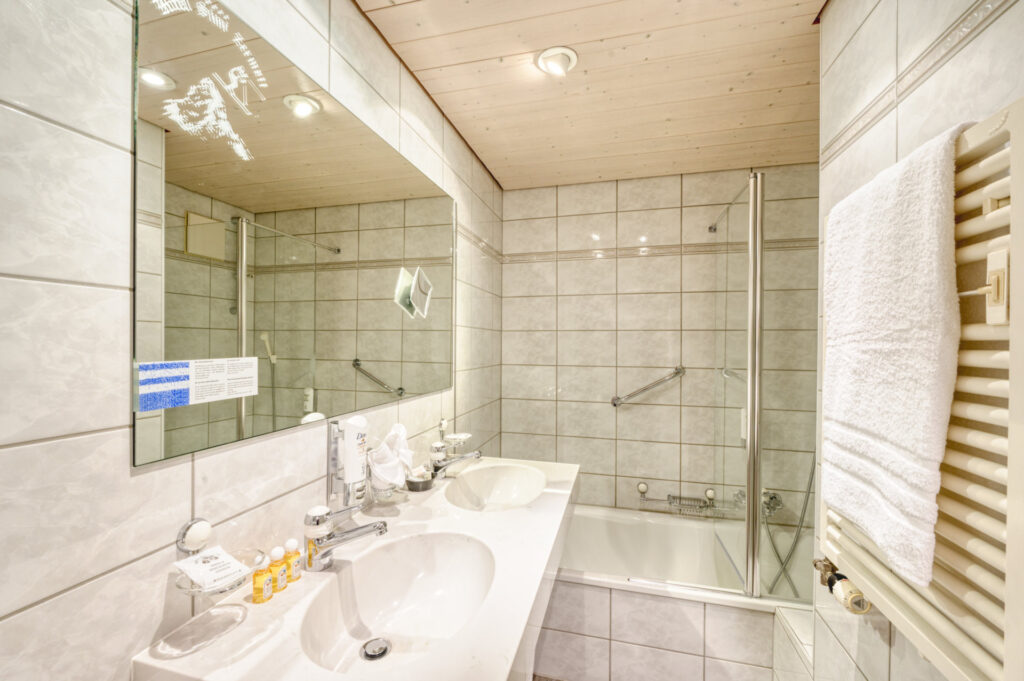 Hotel Simi Family Bathroom Zermatt